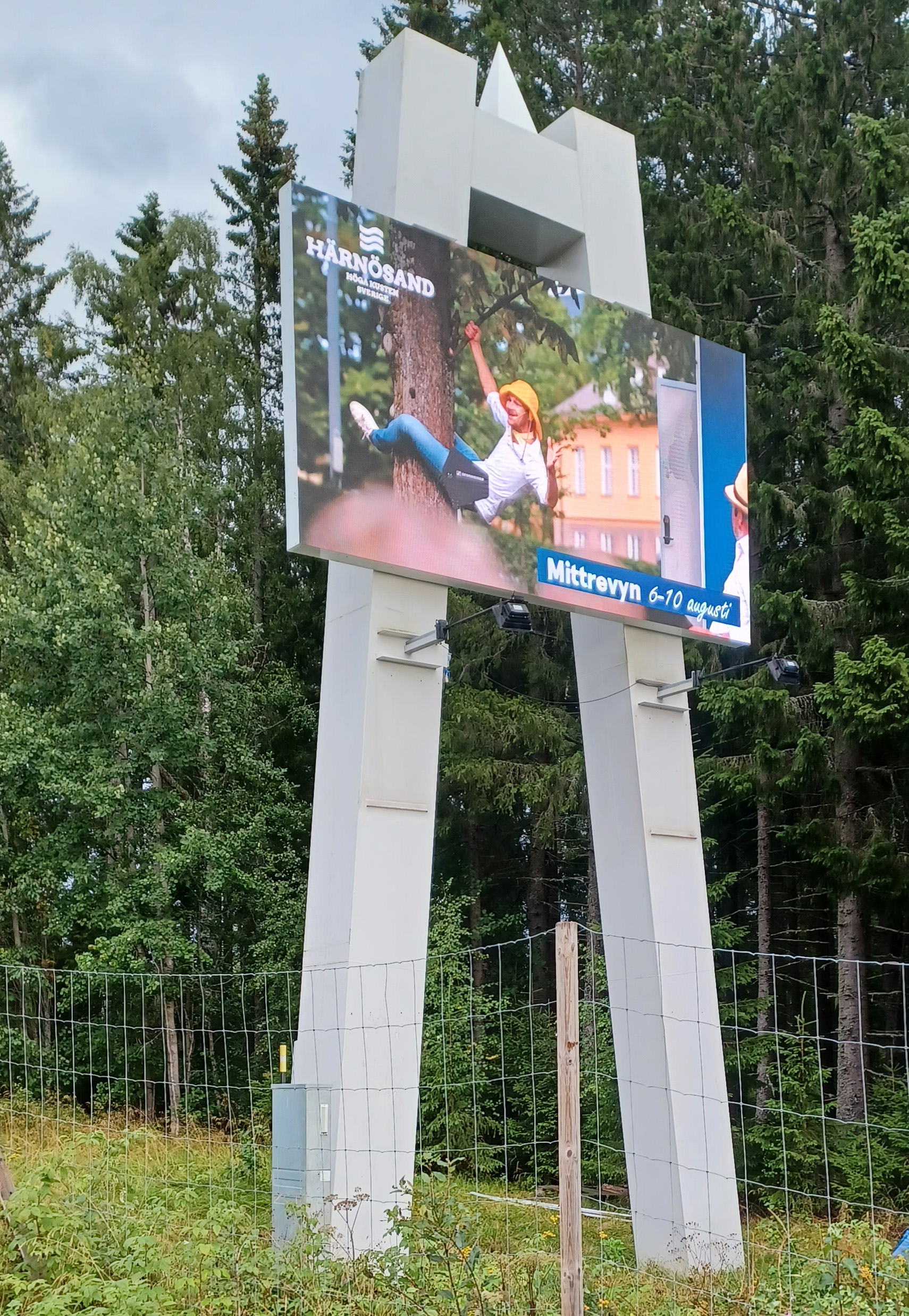 Stor LED infartssylt vid väg led skärm infart utomhus